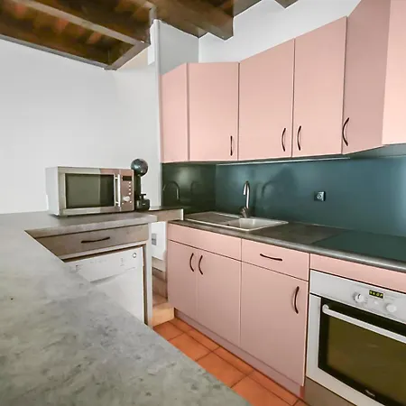 Appartement Confortable Avec Parking Et Terrasse