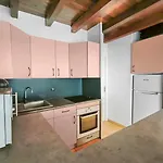 Confortable Avec Parking Et Terrasse 아파트 *