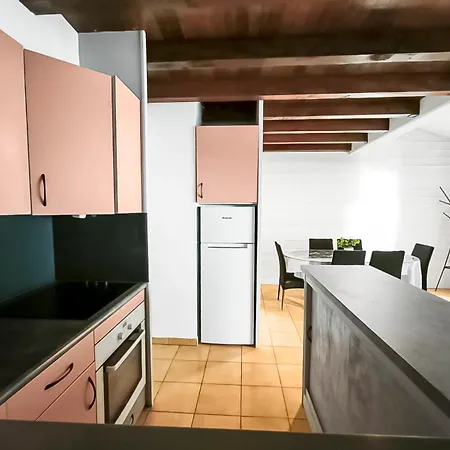 Confortable Avec Parking Et Terrasse דירה