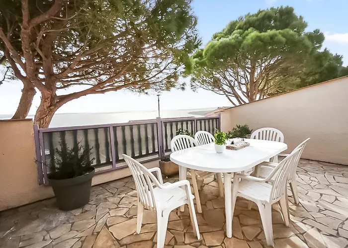 Confortable Avec Parking Et Terrasse דירה
